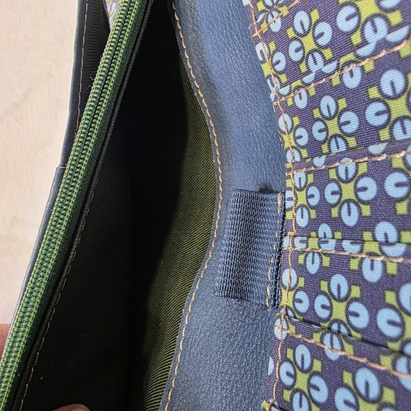 FOSSIL Green Floral Leather Zip Around PASSPORT Wallet Travel 9"x4" Very Clean - Picture 8 of 10